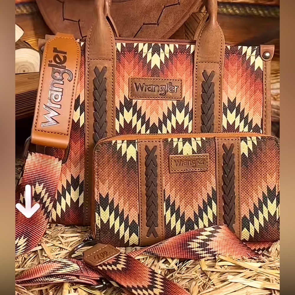Wrangler Set Crossbody Purse and Wallet in Brown Zig Zag